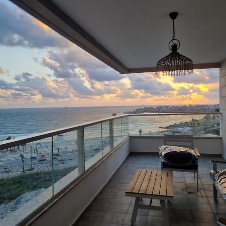 Beachfront Gallery アッコ エクステリア 写真