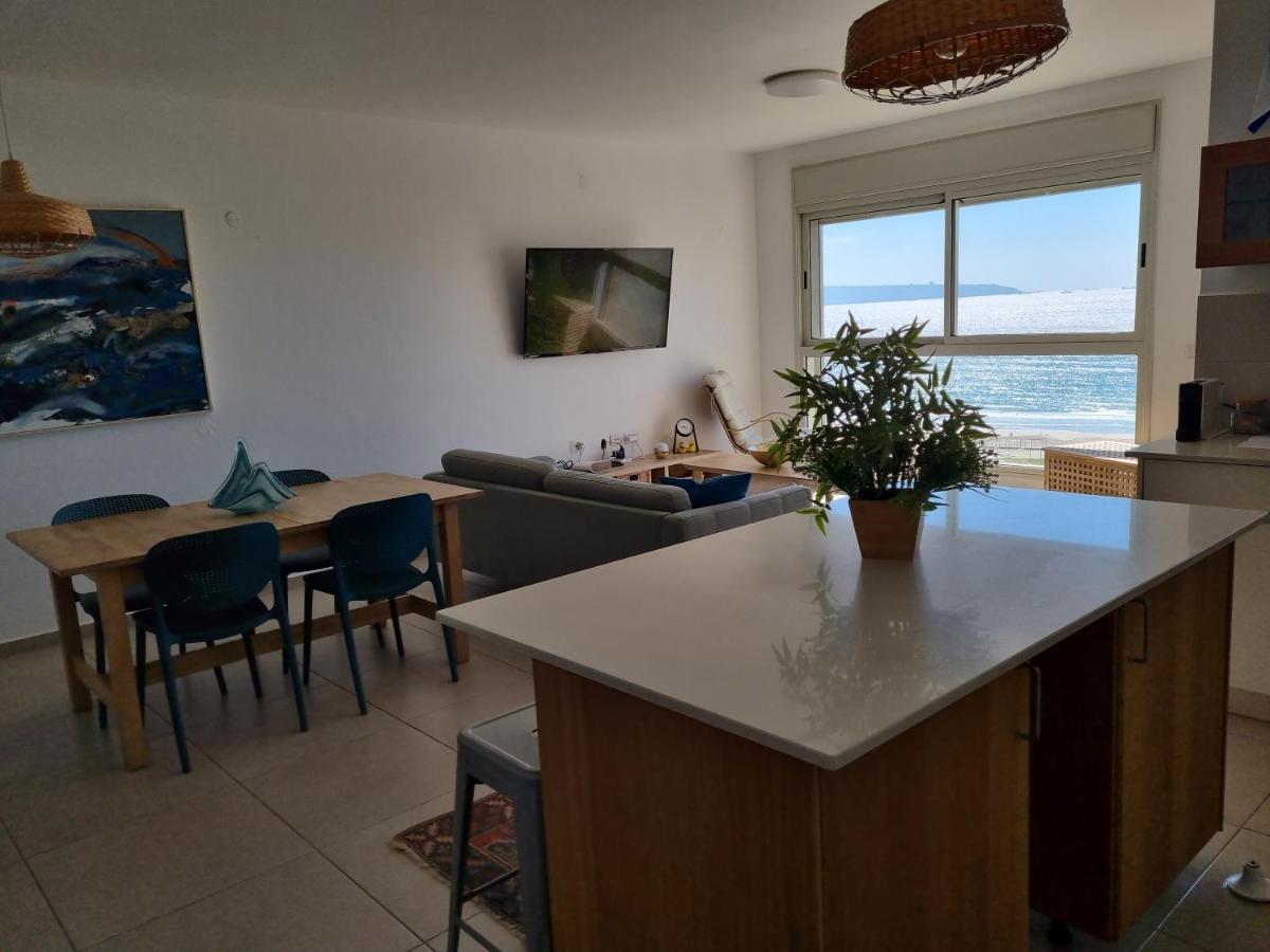 Beachfront Gallery アッコ エクステリア 写真