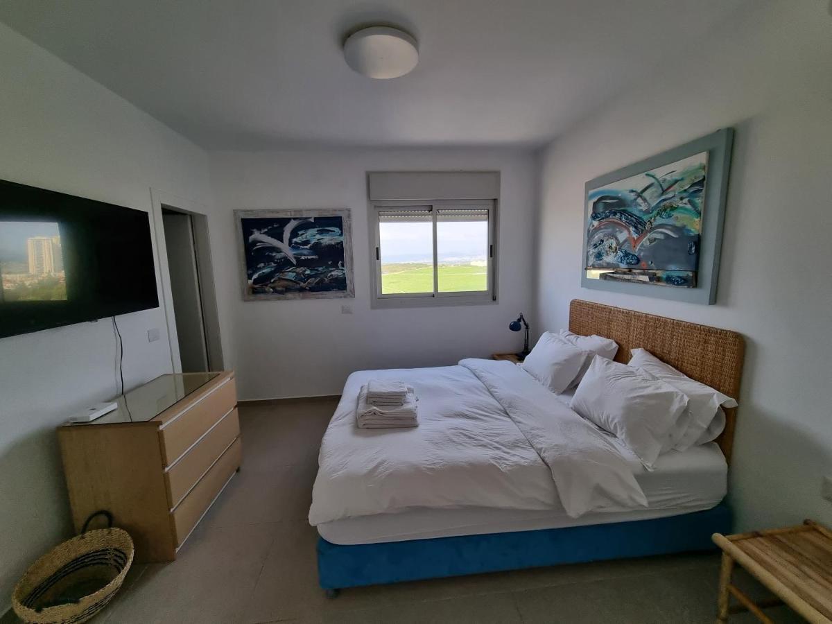 Beachfront Gallery アッコ エクステリア 写真