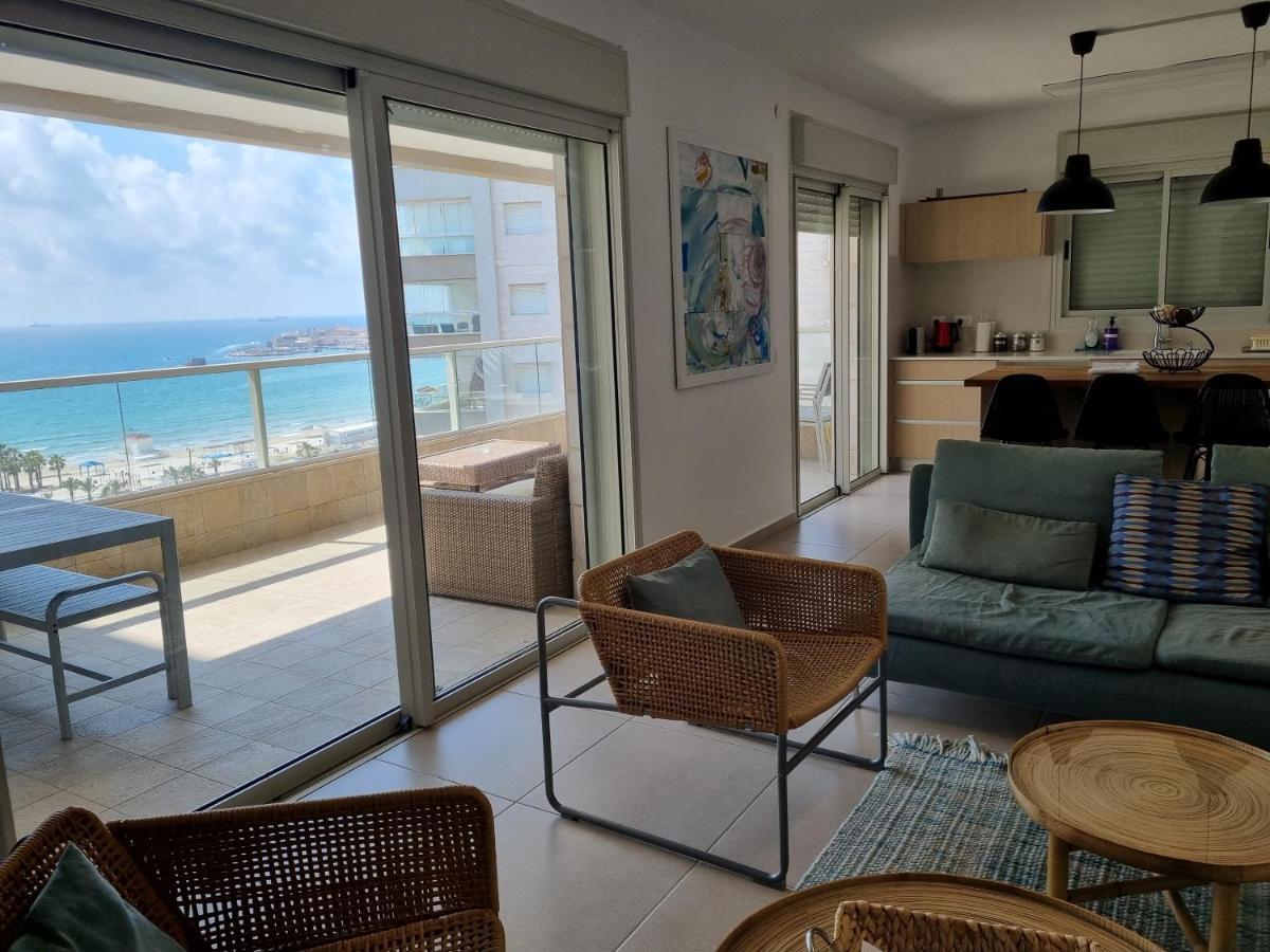 Beachfront Gallery アッコ エクステリア 写真