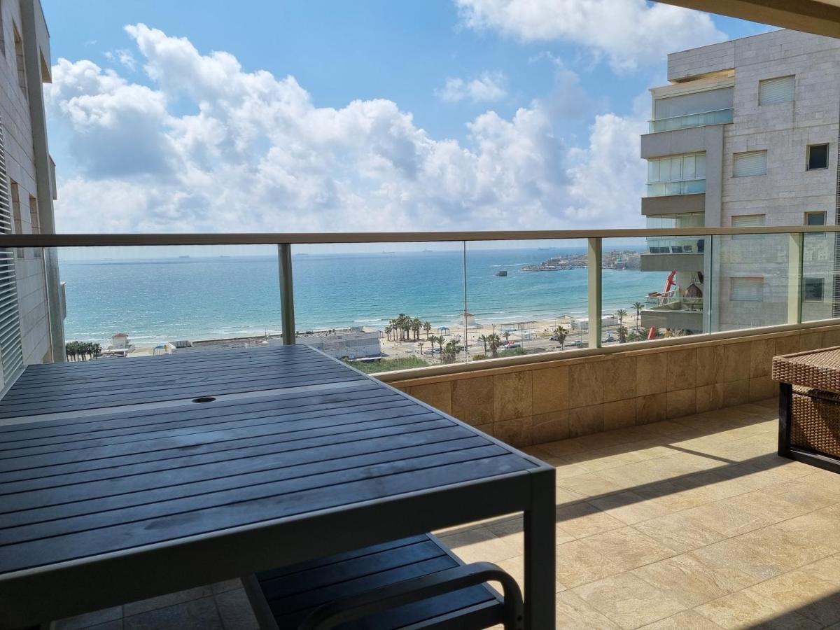 Beachfront Gallery アッコ エクステリア 写真
