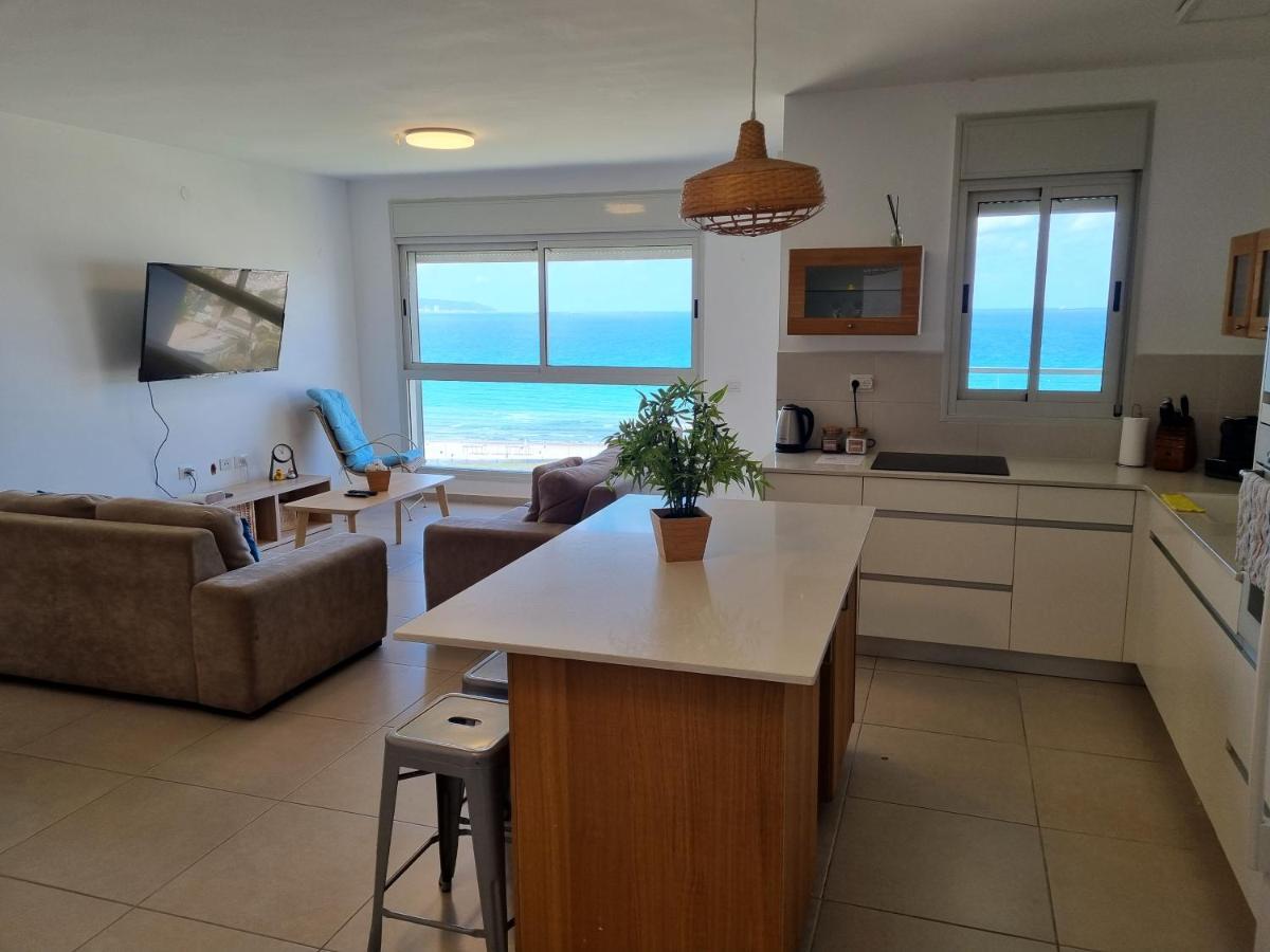 Beachfront Gallery アッコ エクステリア 写真