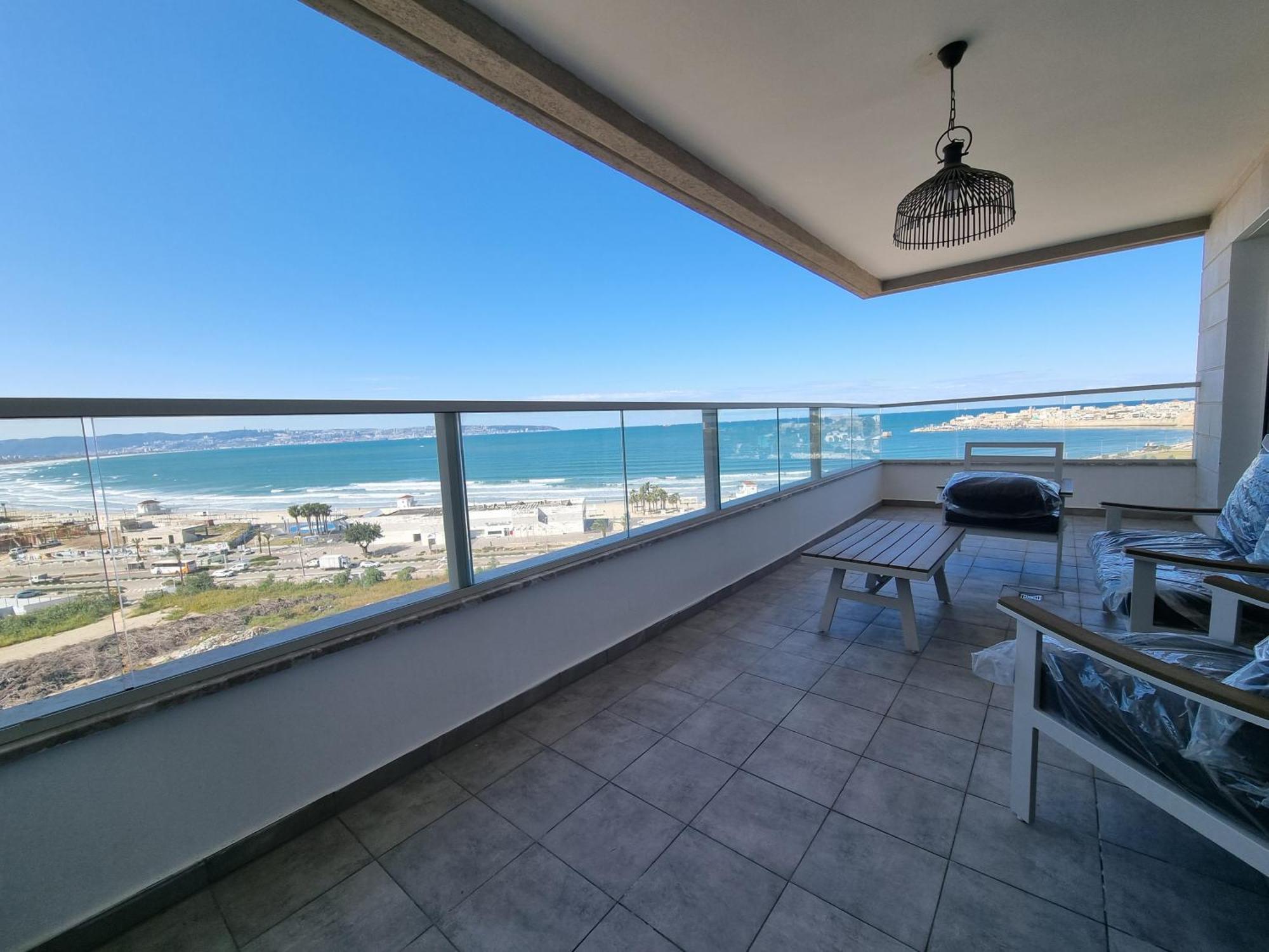 Beachfront Gallery アッコ エクステリア 写真