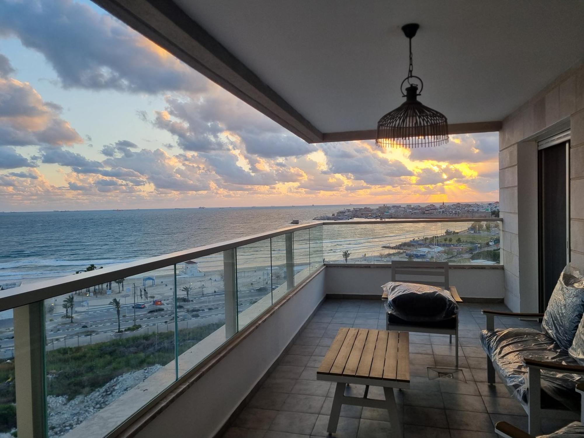 Beachfront Gallery アッコ エクステリア 写真