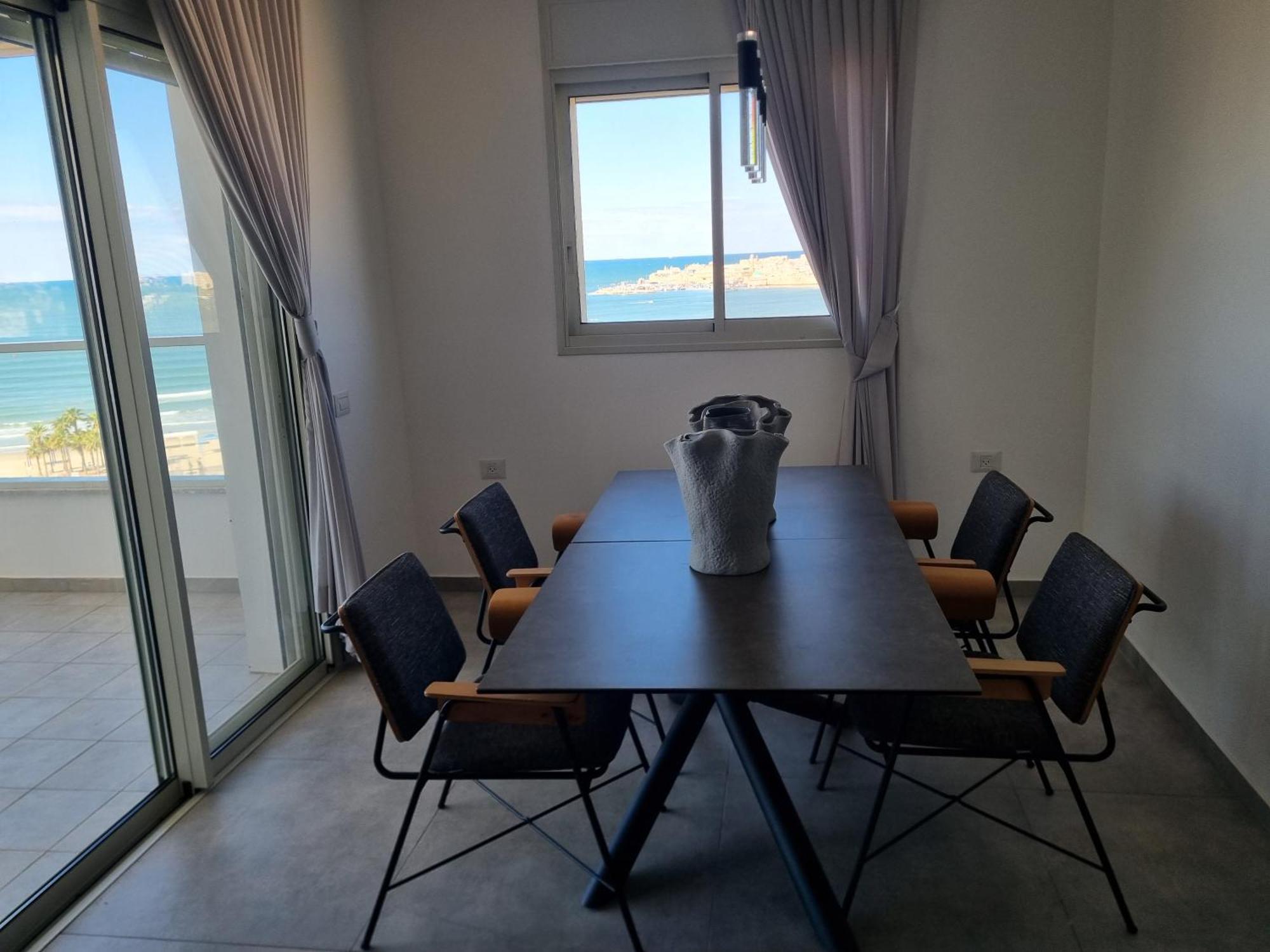 Beachfront Gallery アッコ エクステリア 写真