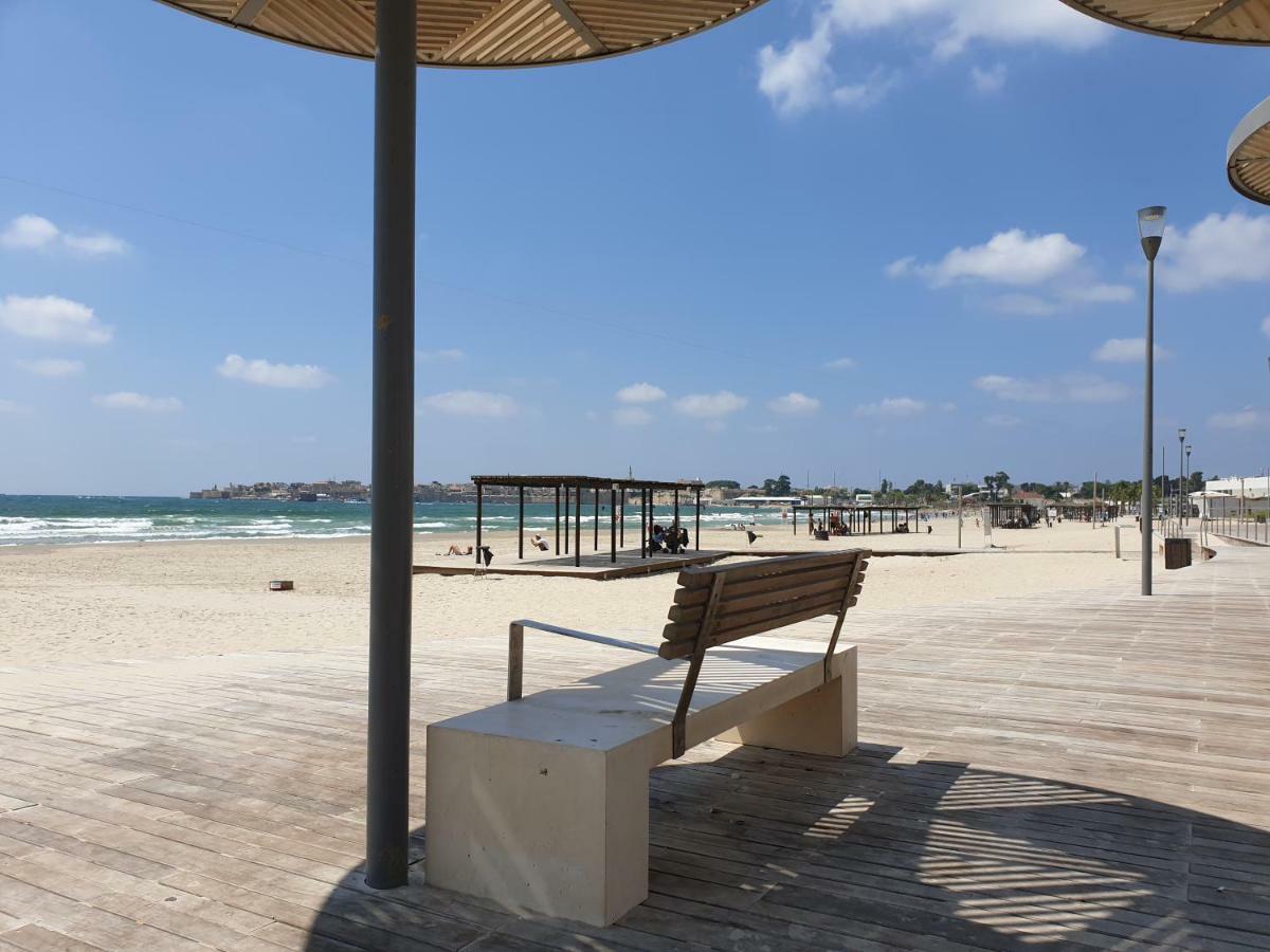 Beachfront Gallery アッコ エクステリア 写真